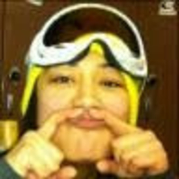 Meet your Posher, Leona - Picture 1 of 1